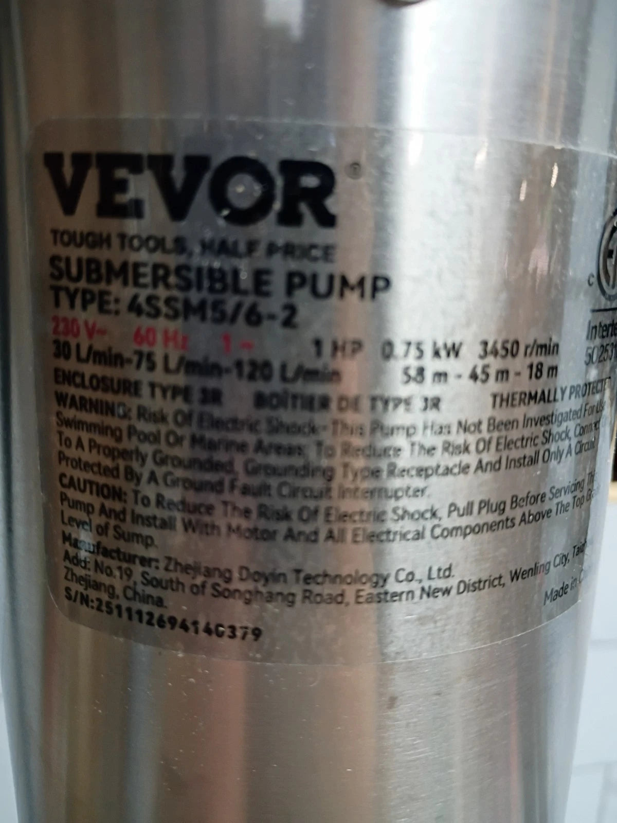vevor submersible pump type 4ssm5/6 230v 1 Hp. Open Box
