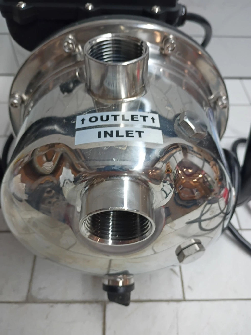 Superior Pump 96110 1 HP Sprinkler Pump. Broken Leg READ DESCRIPTION