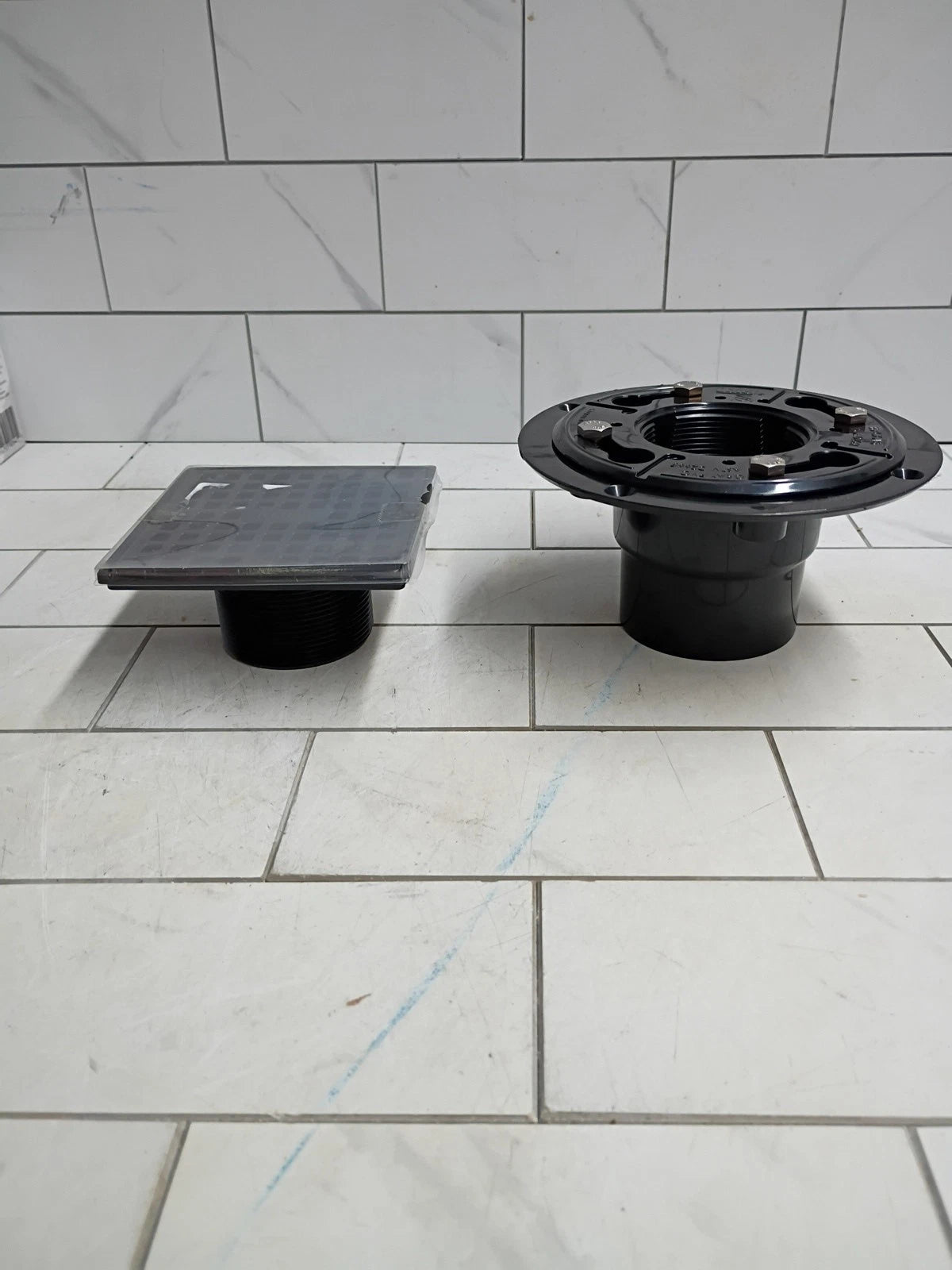 Oatey Round Black Shower Drain with 4-3/16 in. Square Screw-In Open Box