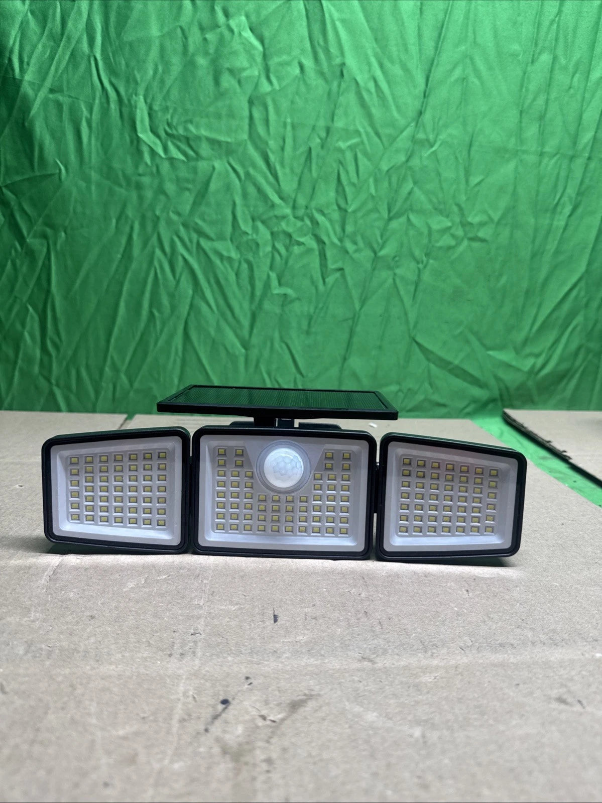 2500LM Solar Lights Outdoor with Motion Sensor,3 Head 270° Wide Angle Street ...