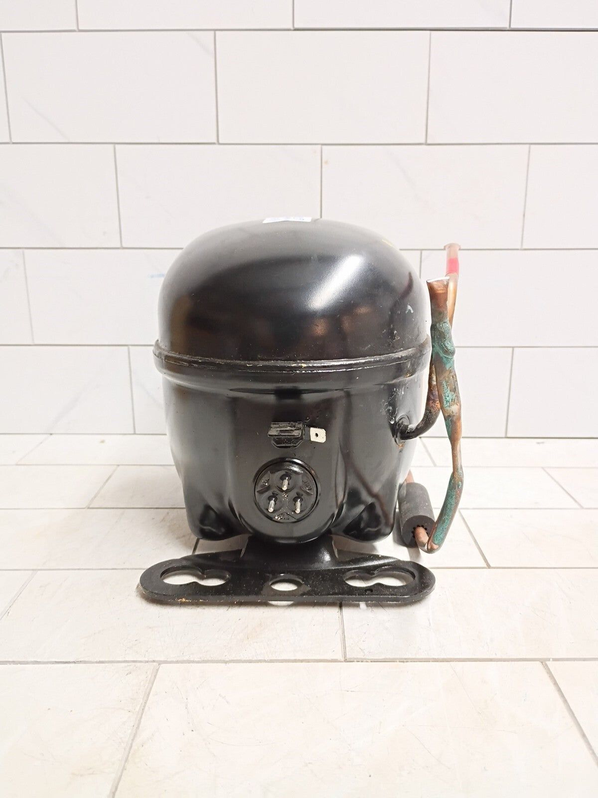 GE Refrigerator Compressor EZ65H1A-U, WR87X37849, WR87X31765 Read Description.
