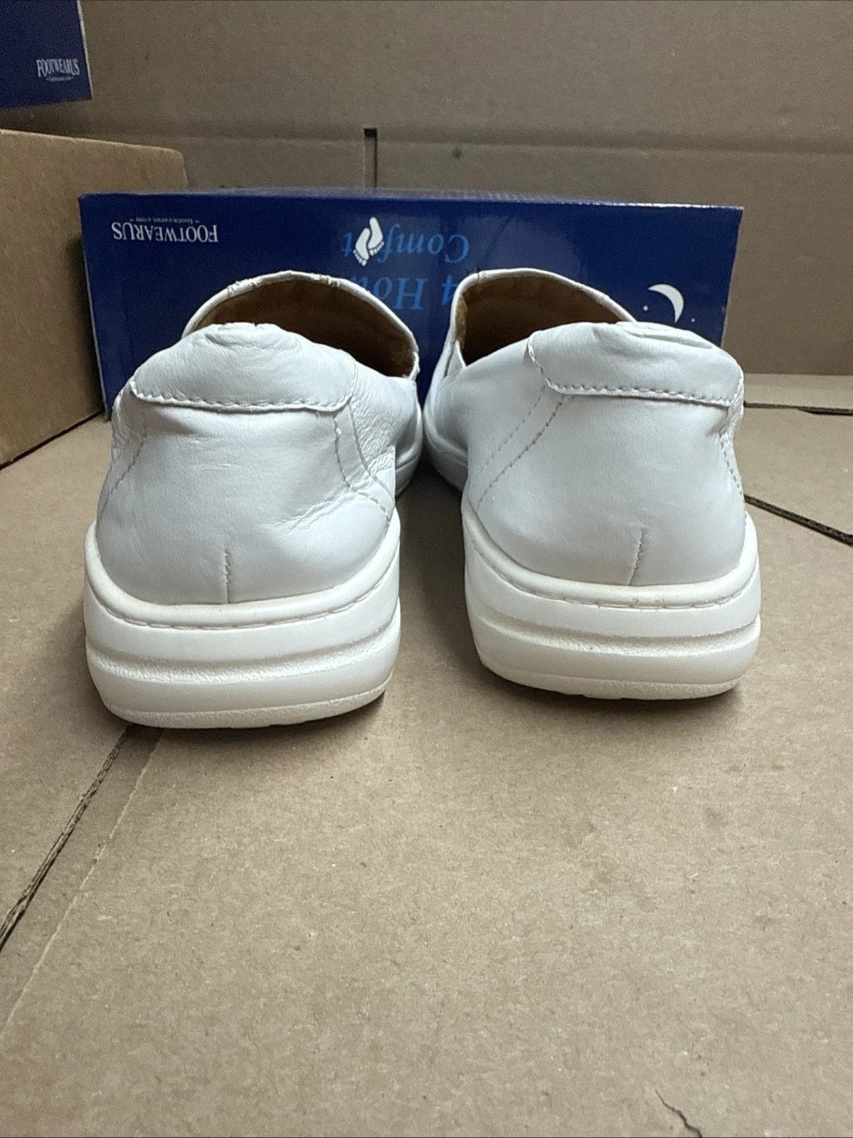 Nurse Mates Women's Slip-On Meredith Slip-Resistant Leather White Size 7.5W