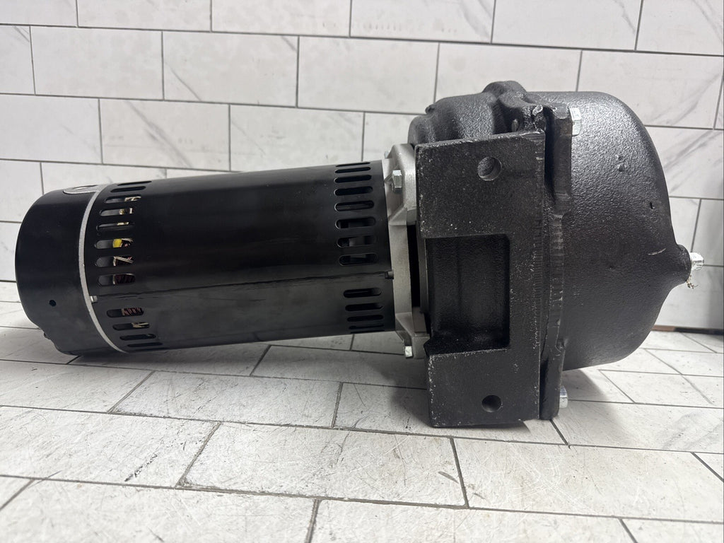 Wayne WLS150 1-1/2 HP Cast Iron Quick-Prime Lawn-irrigation Sprinkler Pump. NOB