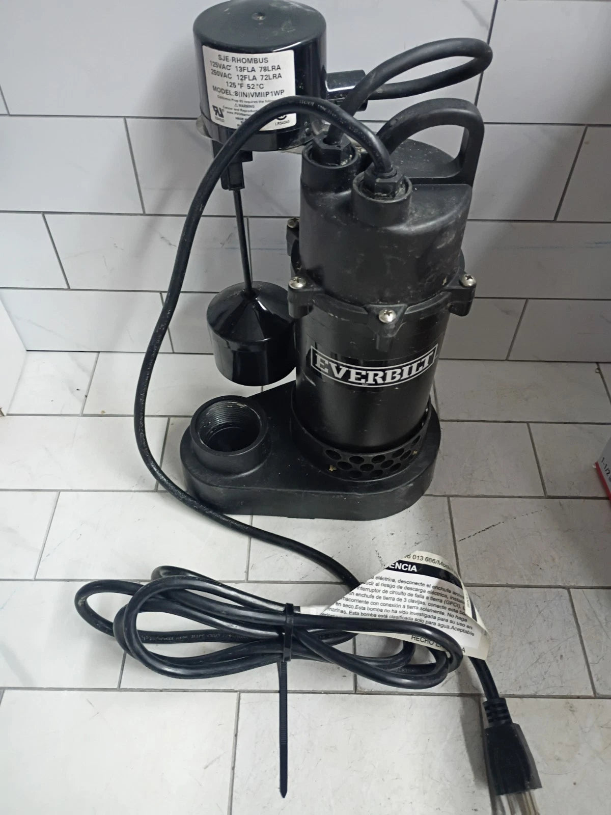 Everbilt HDSP25V 1/4 HP Aluminum Submersible Sump Pump Vertical Switch,, Used