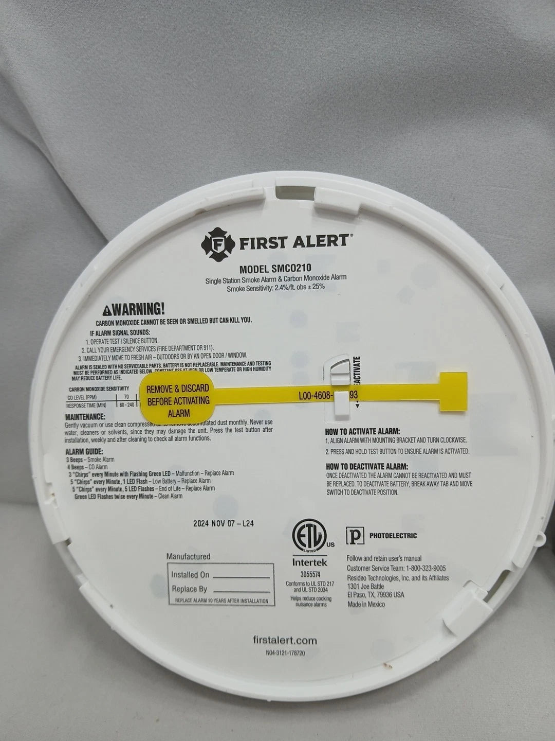 First Alert smc0210 Slim Smoke Alarm 10-Year Sealed Battery Advanced Detection