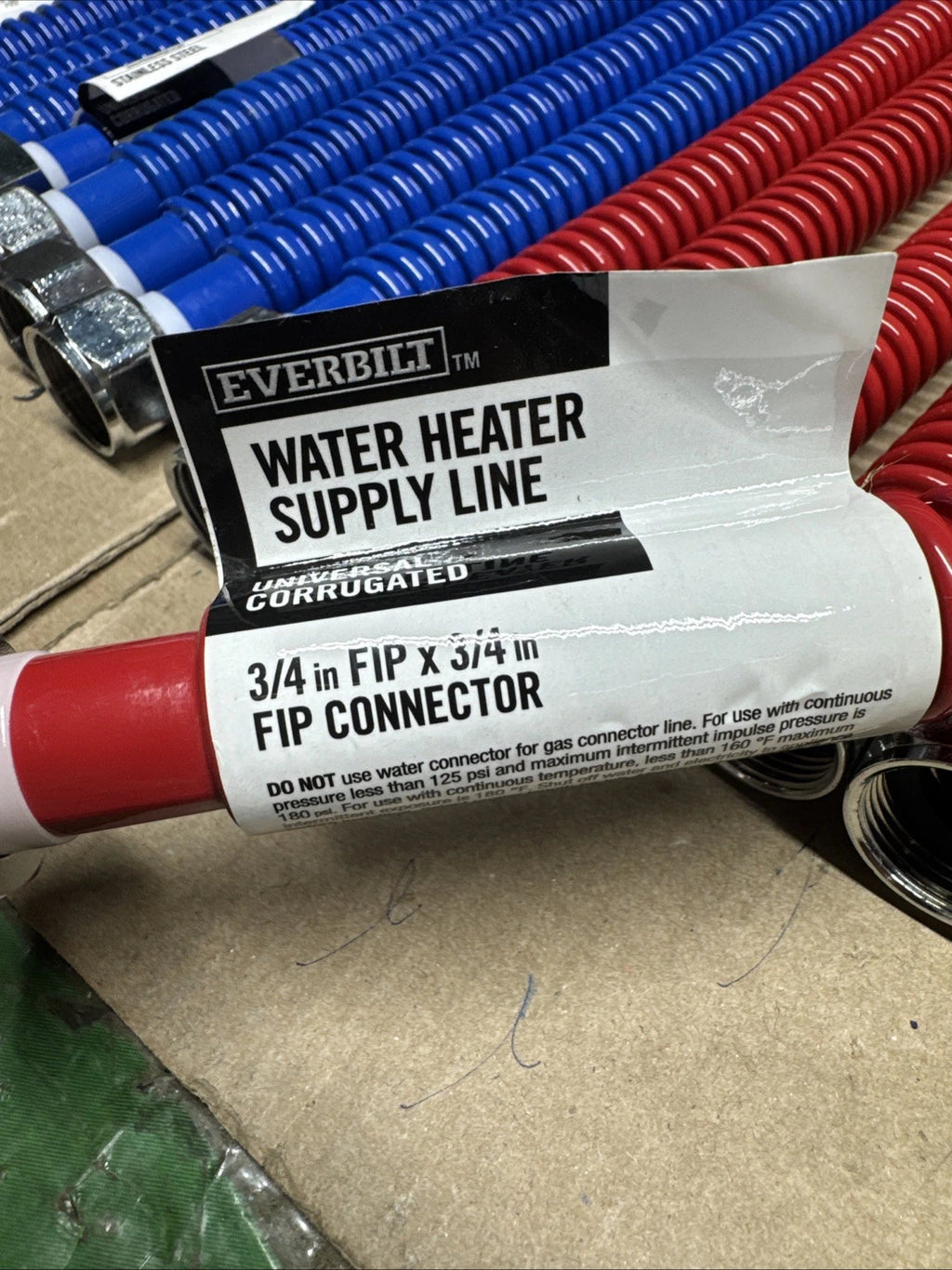 Lot Of 26 Everbilt 3/4" X 18" Water Heater Flex Connector Red & Blue Open Box