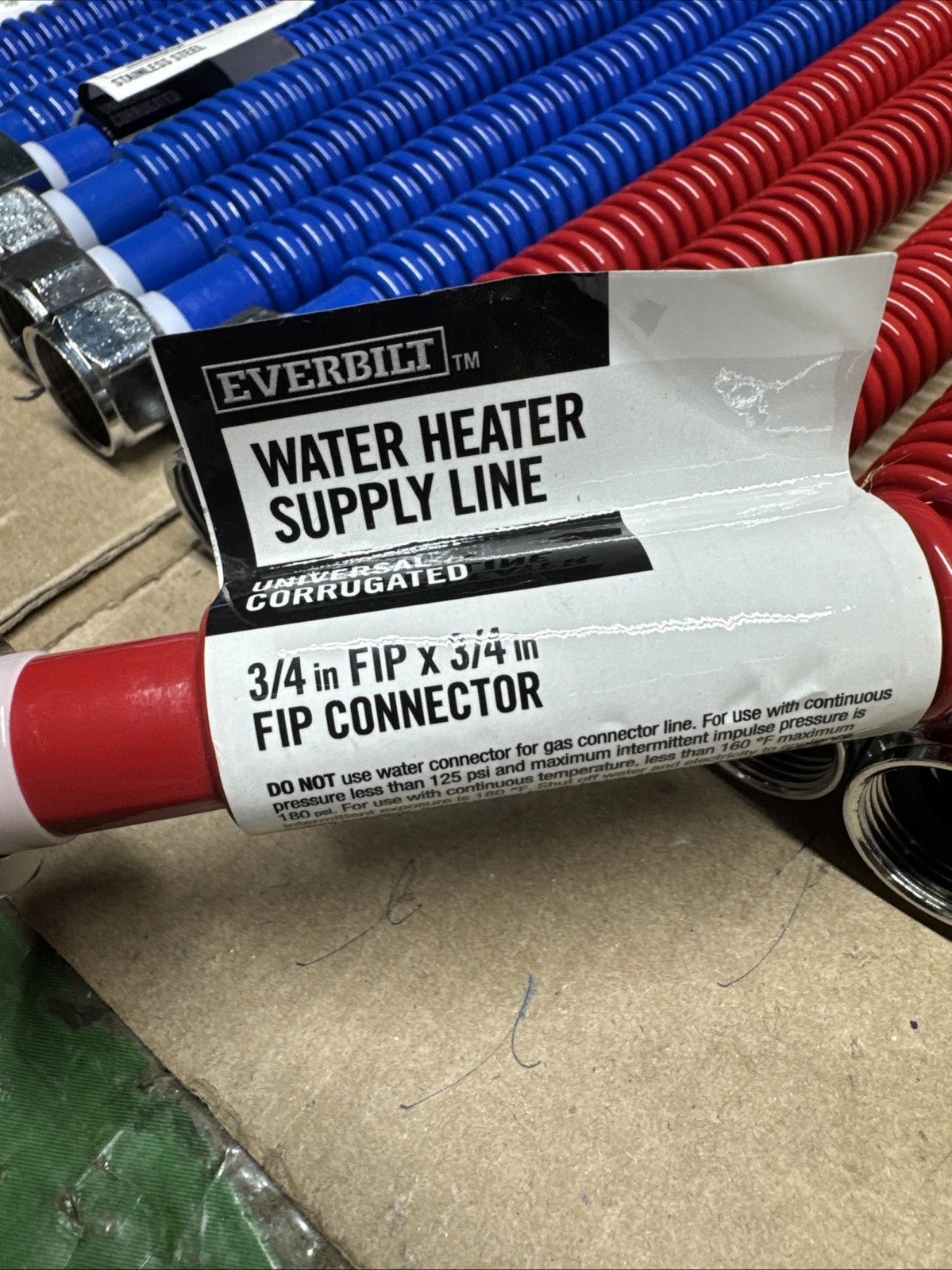 Lot Of 26 Everbilt 3/4" X 18" Water Heater Flex Connector Red & Blue Open Box