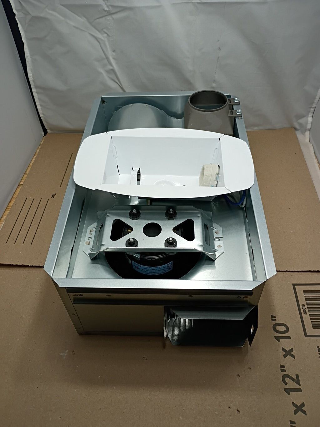 BROAN 765H110L 110 CFM Ceiling Bathroom Exhaust Fan Light and 1500-Watt Heater,