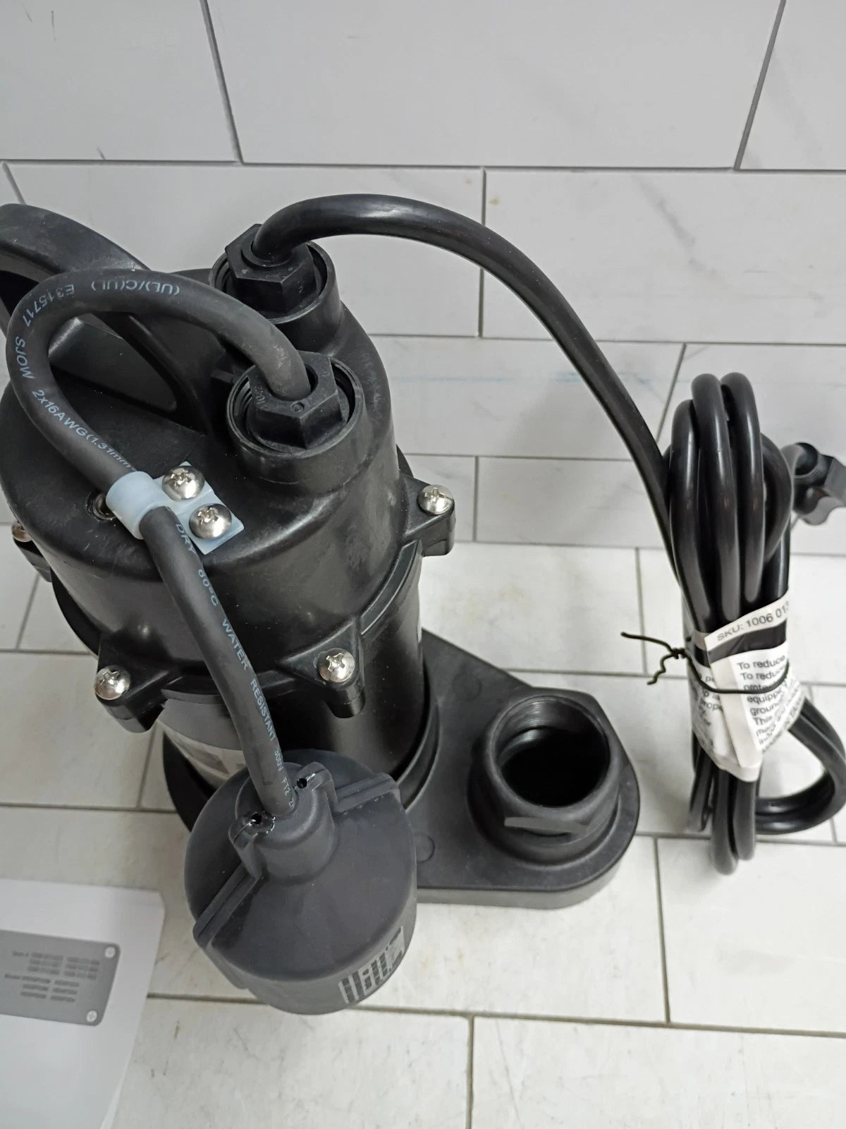 Everbilt 1/2 HP Corrosion Resistant Aluminum Sump Pump w/ Teather Float Switch.