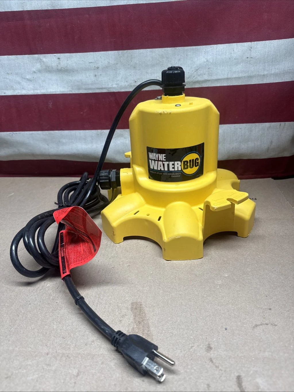 Wayne 1/6 HP WaterBUG Submersible Utility Pump with Multi-Flo Technology USED[